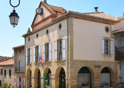 Vue extérieure de la mairie de Saint-Papoul