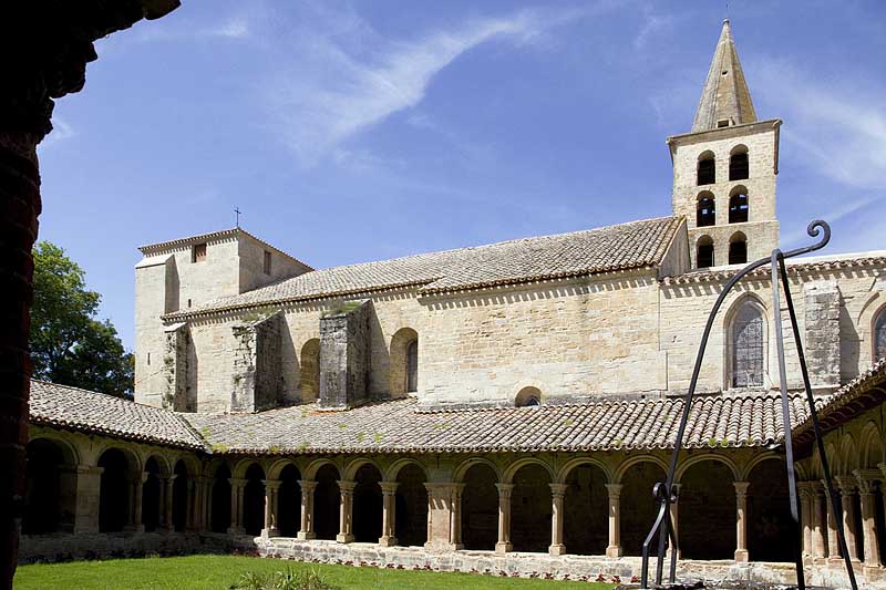 Vue cloître abbaye Saint-Papoul